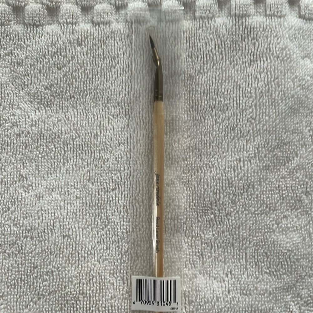 Liner brush